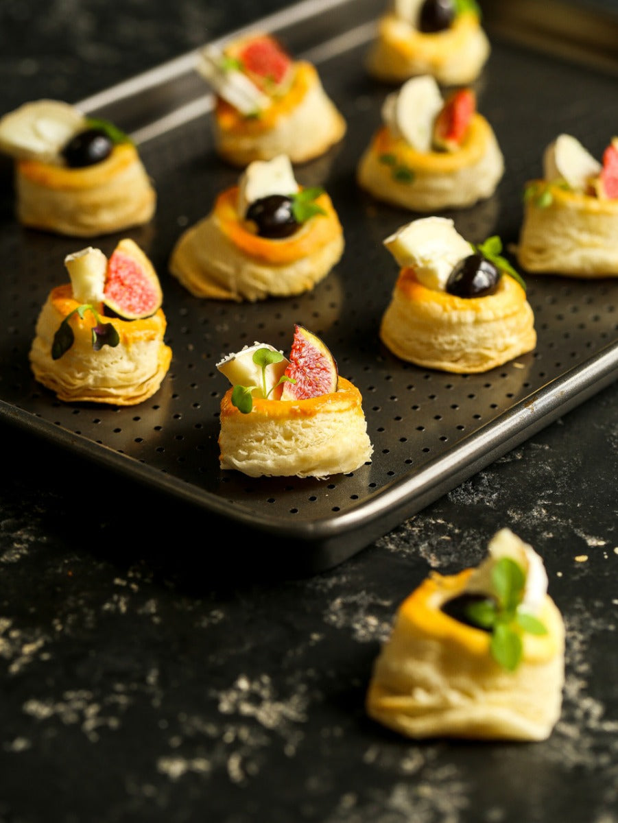 MasterClass Crusty Bake Non-Stick Baking Tray 24 x 18 x 1.5cm/9.4" x 7" x 0.5"